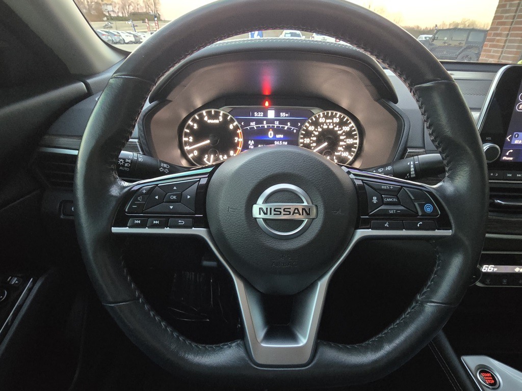 2022 Nissan Altima Image 21