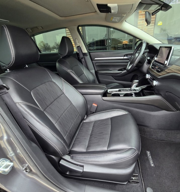 2022 Nissan Altima Image 41