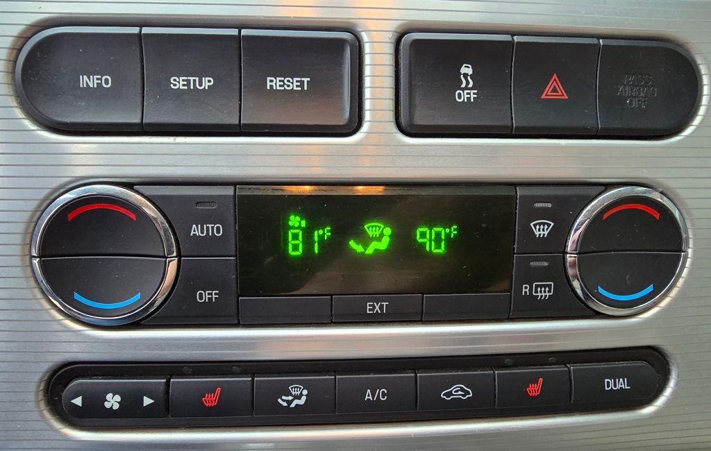 2010 Ford Edge Image 23