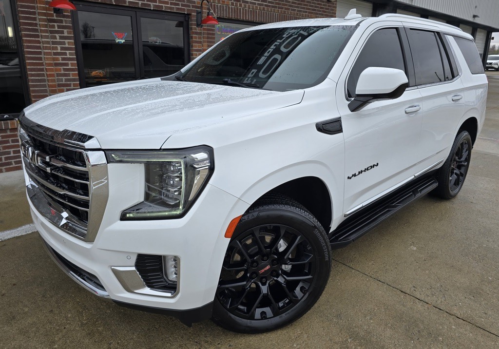 2023 GMC Yukon Image 3