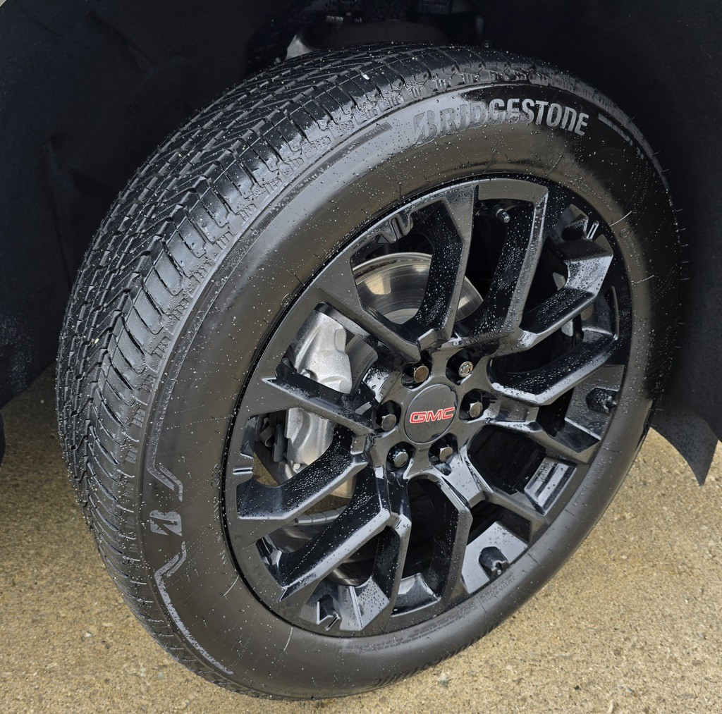 2023 GMC Yukon Image 11