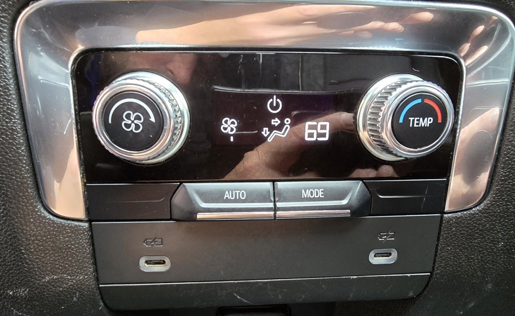 2023 GMC Yukon Image 39