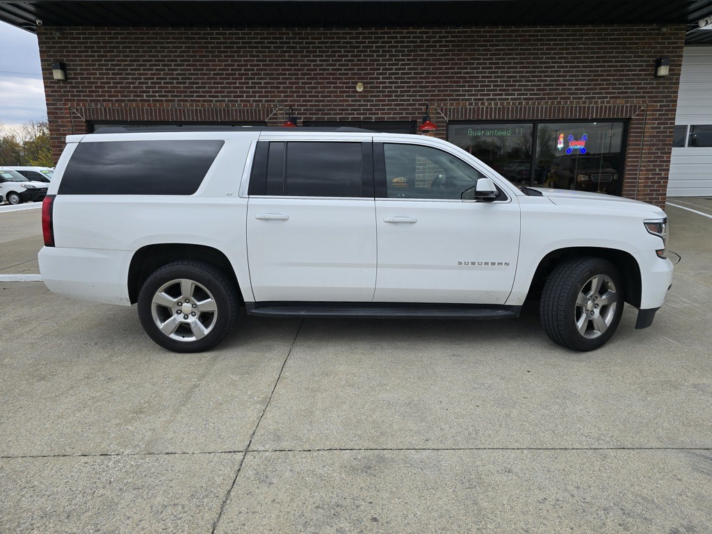 2020 Chevrolet Suburban Image 2