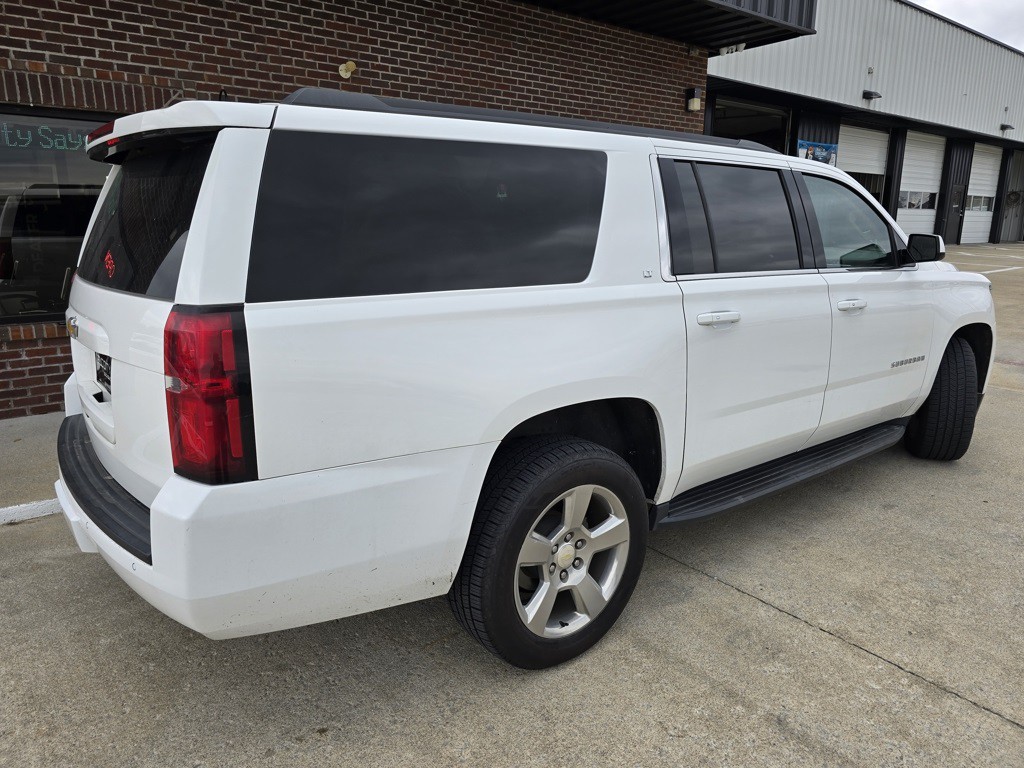 2020 Chevrolet Suburban Image 3