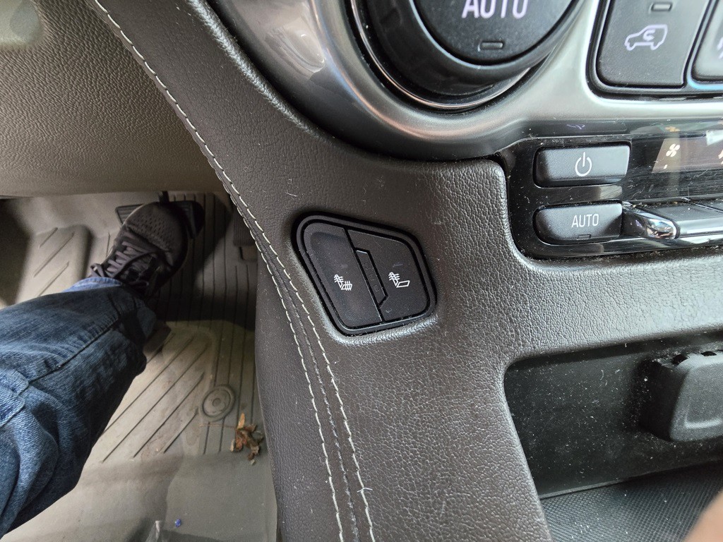 2020 Chevrolet Suburban Image 10