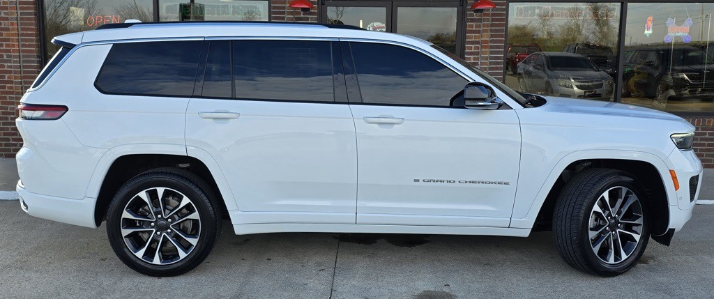 2021 Jeep Grand Cherokee Image 4