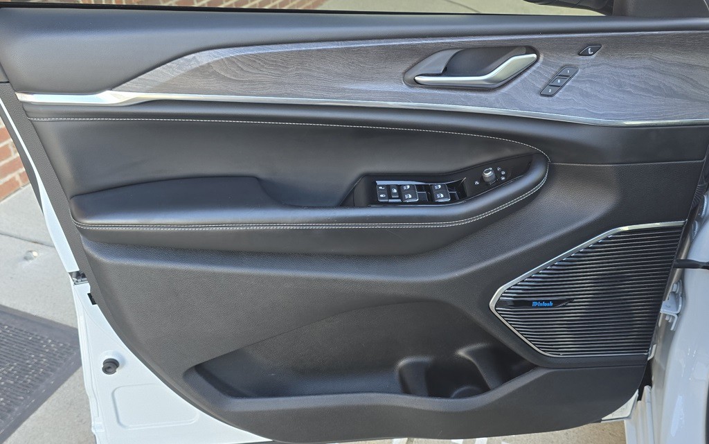 2021 Jeep Grand Cherokee Image 16