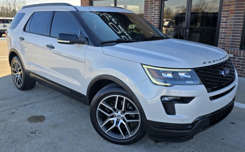 2018 Ford Explorer Image 2