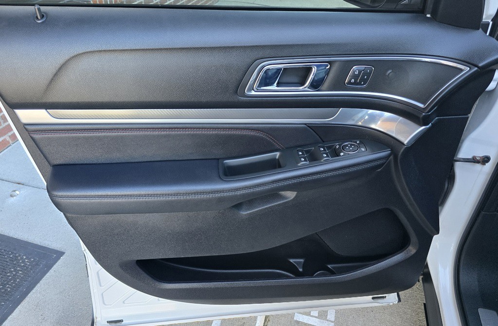 2018 Ford Explorer Image 16