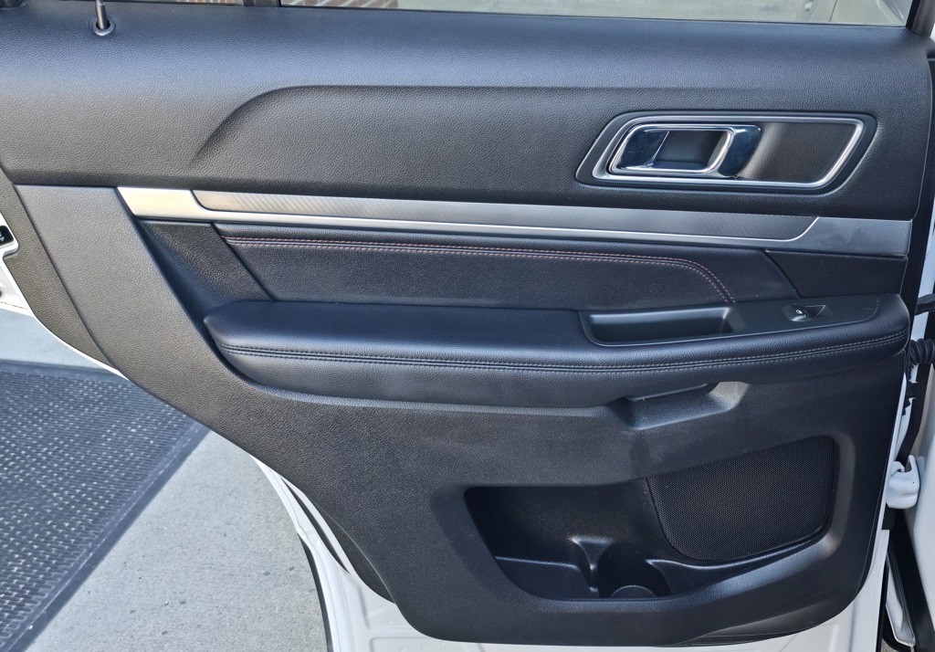 2018 Ford Explorer Image 39