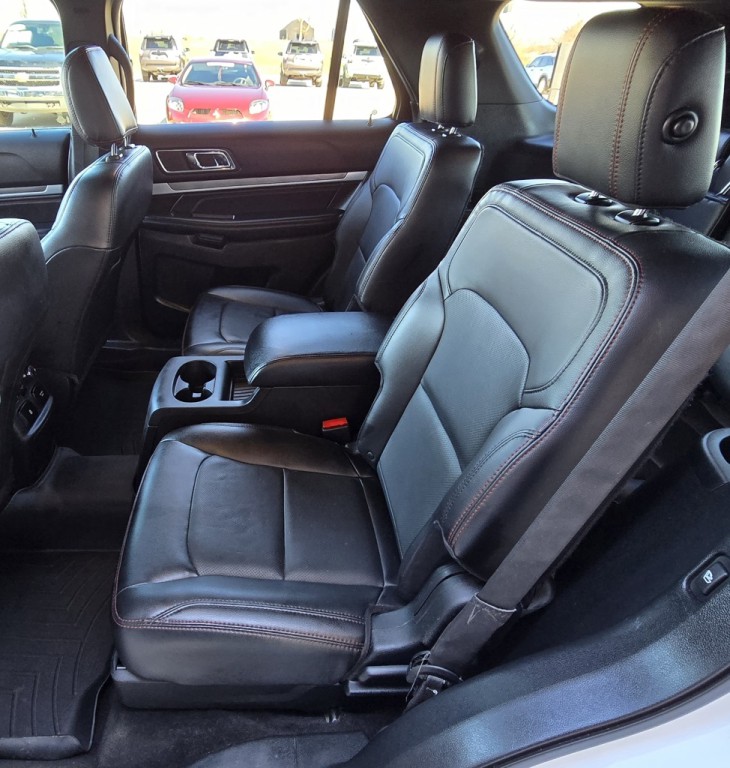 2018 Ford Explorer Image 40