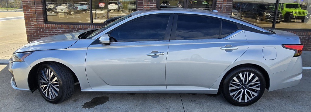 2023 Nissan Altima Image 5