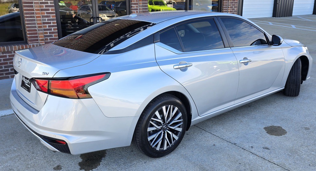 2023 Nissan Altima Image 6