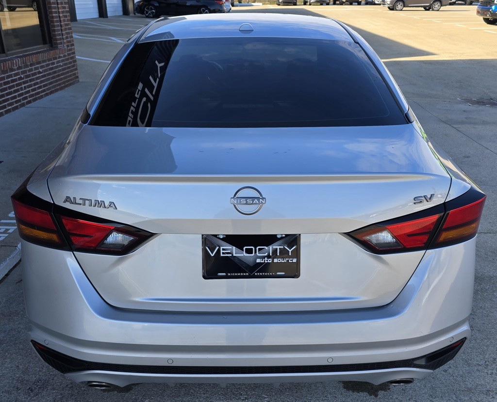 2023 Nissan Altima Image 8