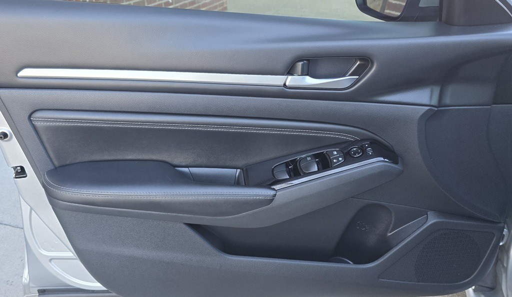 2023 Nissan Altima Image 16