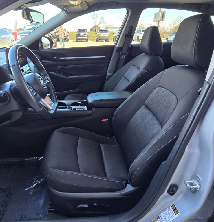 2023 Nissan Altima Image 18