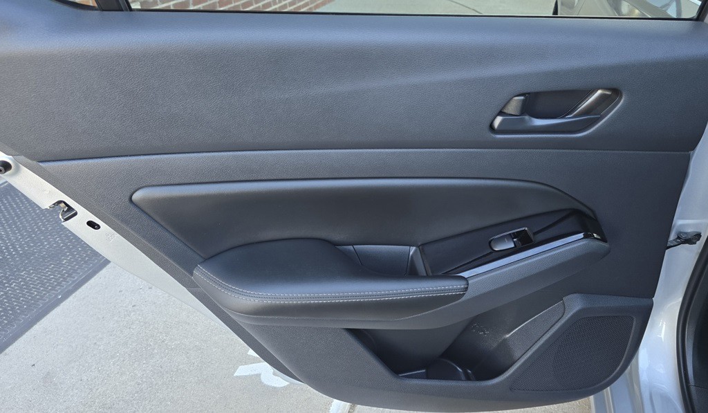 2023 Nissan Altima Image 32