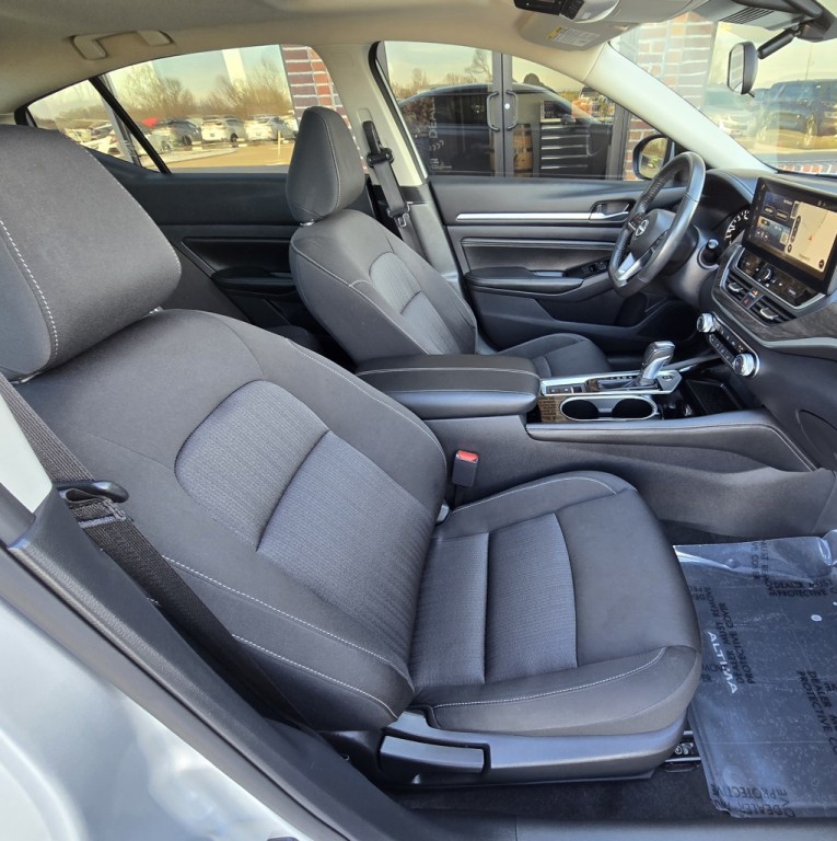 2023 Nissan Altima Image 36