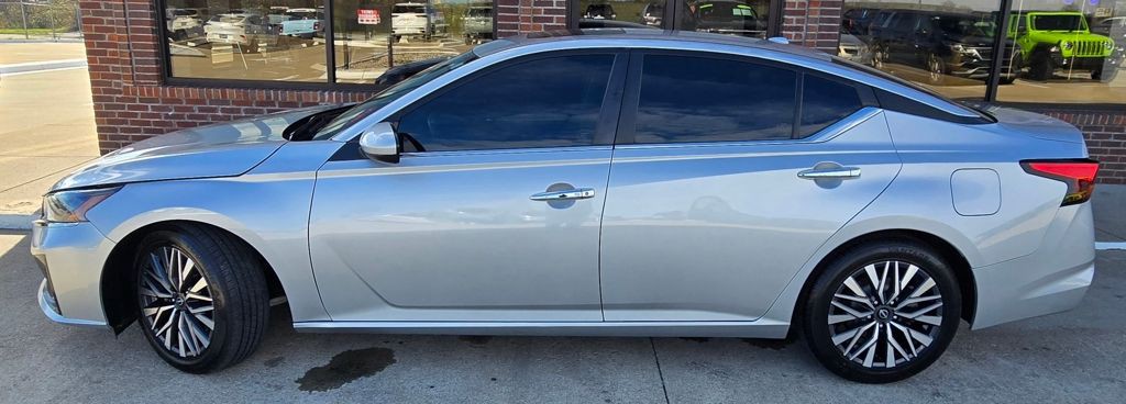 2023 Nissan Altima Image 5