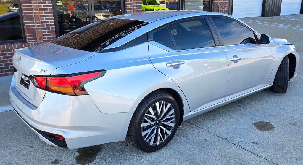 2023 Nissan Altima Image 6