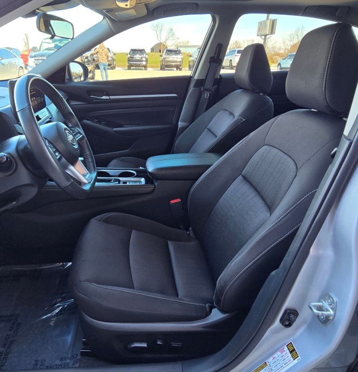 2023 Nissan Altima Image 18