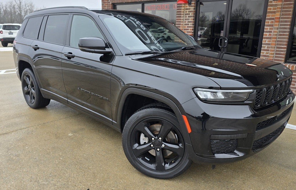 2022 Jeep Grand Cherokee Image 2
