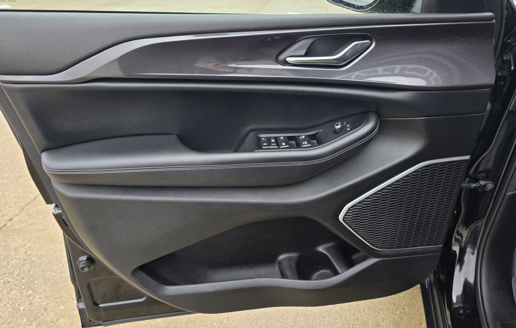 2022 Jeep Grand Cherokee Image 15