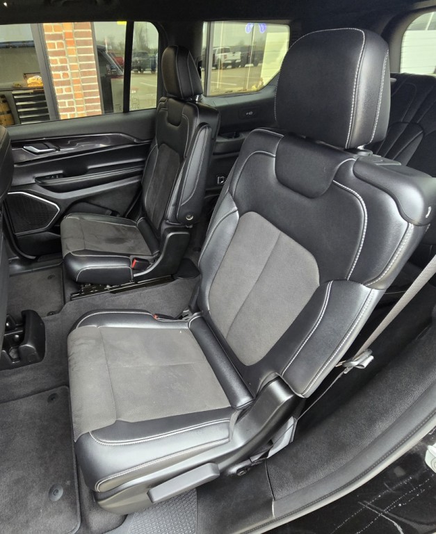 2022 Jeep Grand Cherokee Image 32