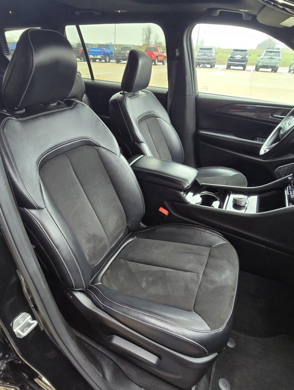 2022 Jeep Grand Cherokee Image 38