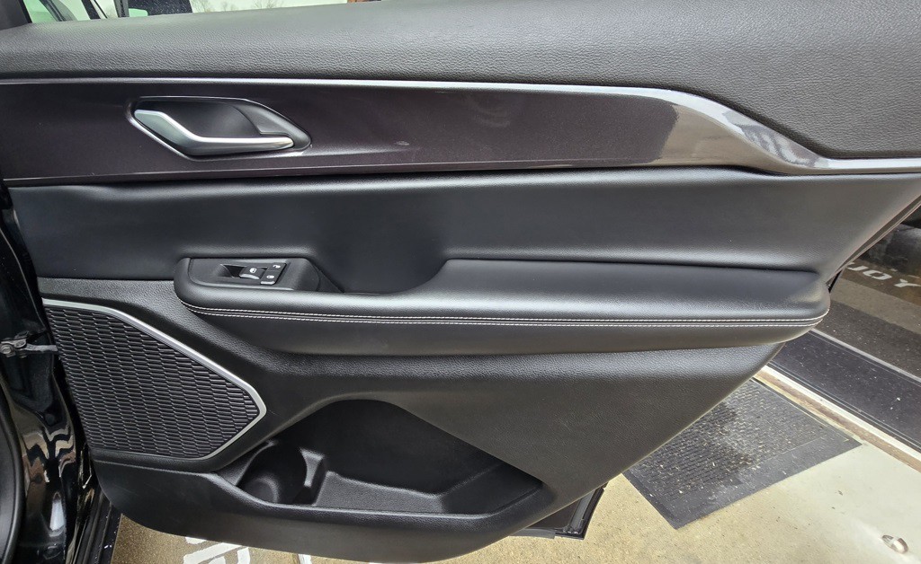 2022 Jeep Grand Cherokee Image 39