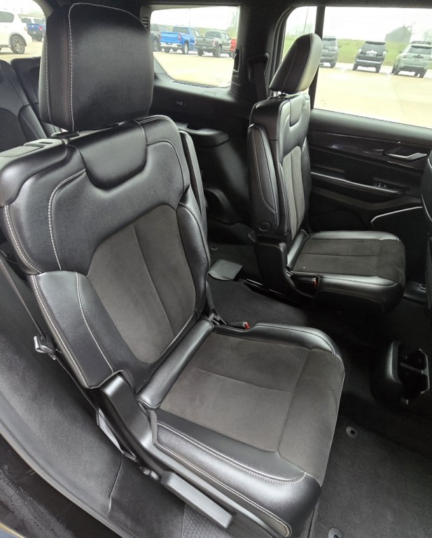 2022 Jeep Grand Cherokee Image 41