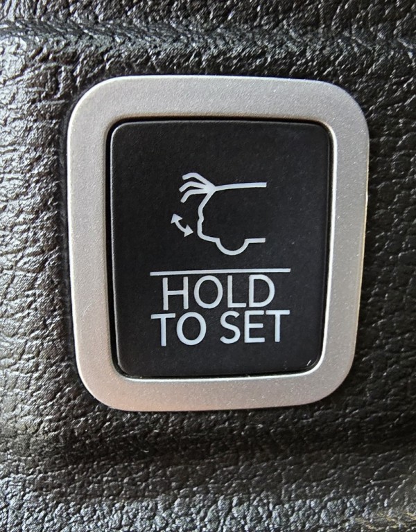 2022 Jeep Grand Cherokee Image 44