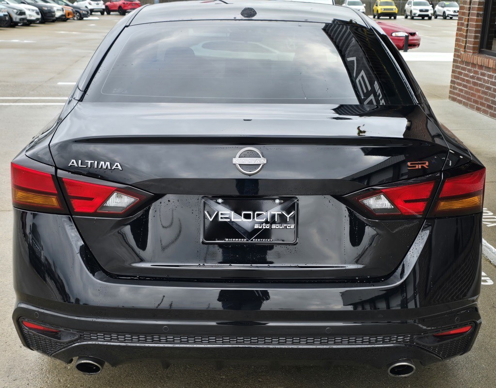 2024 Nissan Altima Image 8