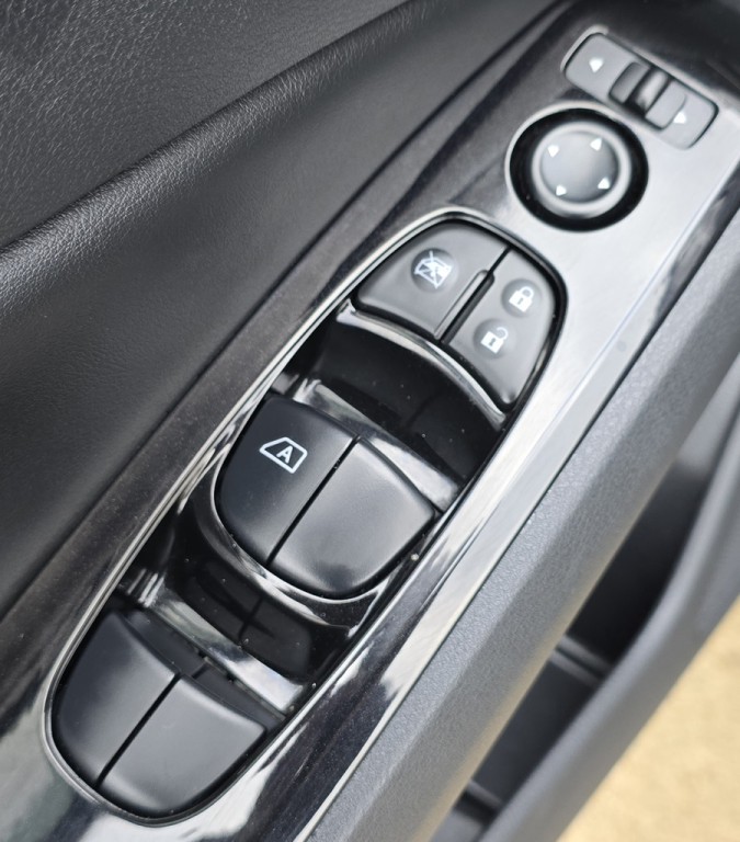 2024 Nissan Altima Image 17