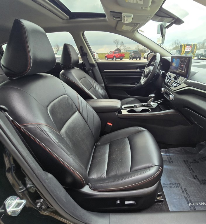 2024 Nissan Altima Image 36