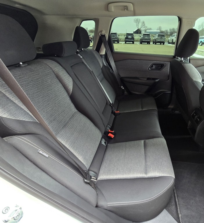 2021 Nissan Rogue Image 38