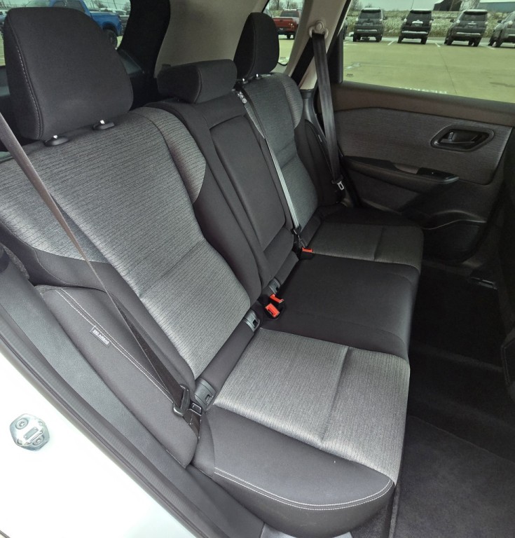 2021 Nissan Rogue Image 39