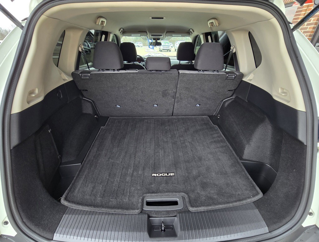 2021 Nissan Rogue Image 40