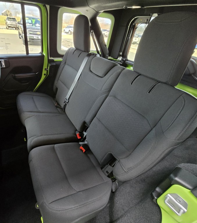 2021 Jeep Wrangler Image 32
