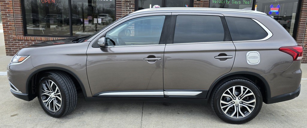 2018 Mitsubishi Outlander Image 4