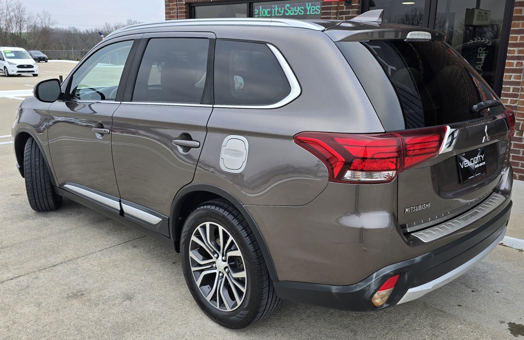 2018 Mitsubishi Outlander Image 6