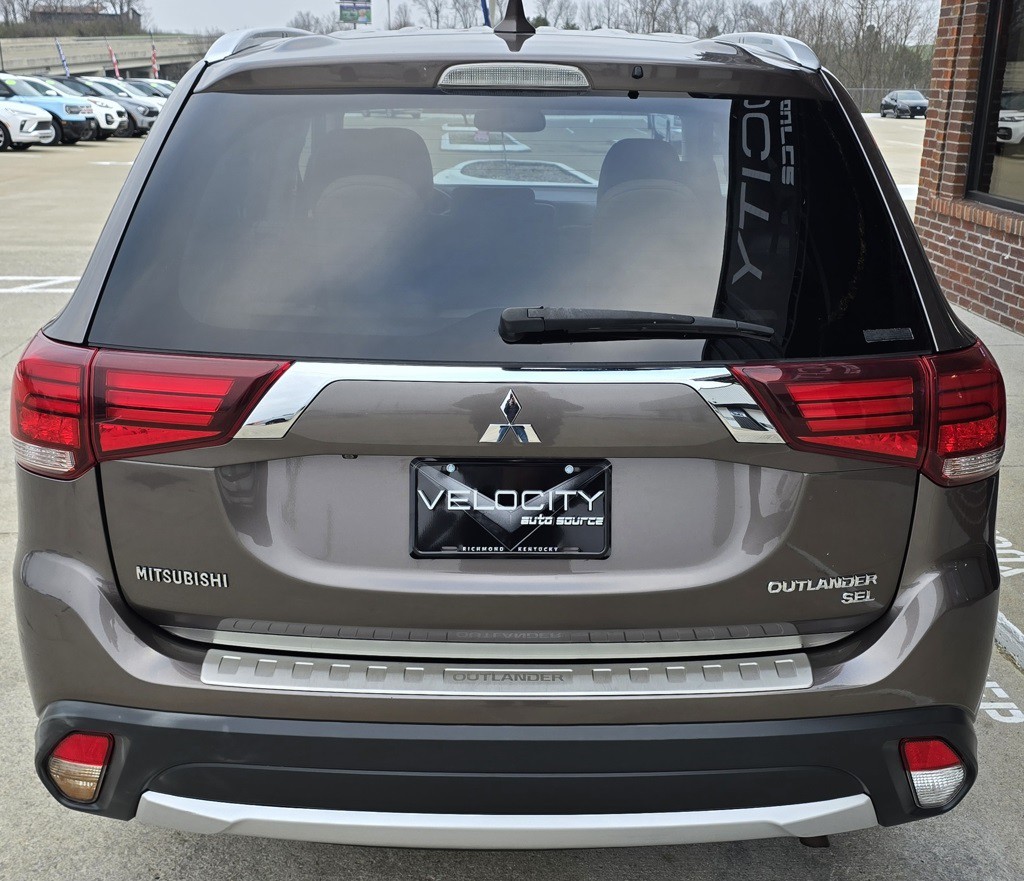 2018 Mitsubishi Outlander Image 8