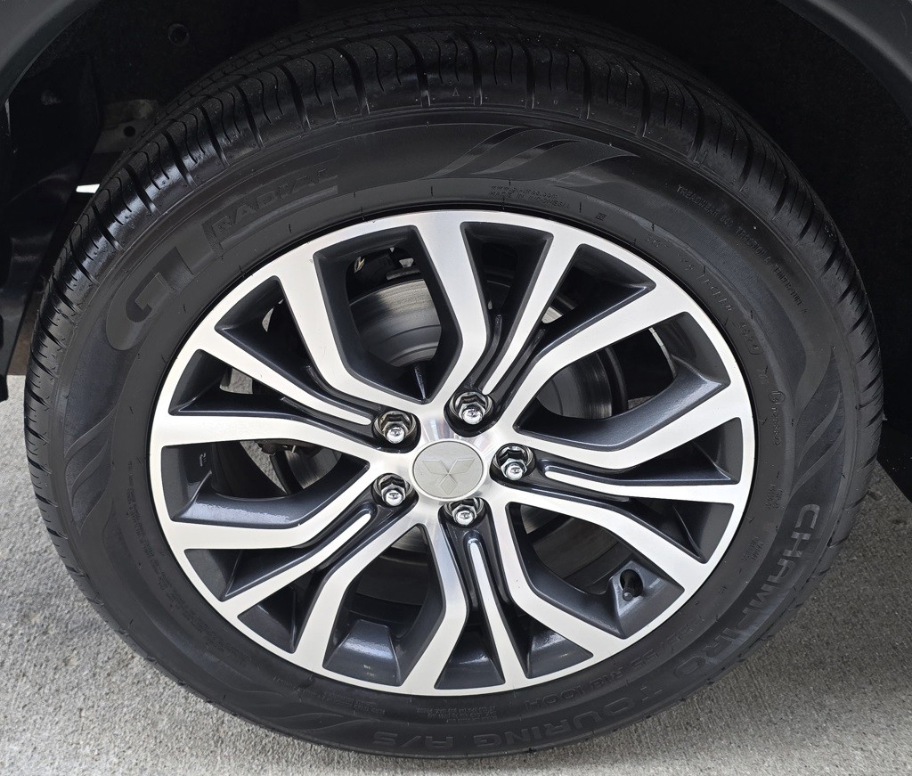 2018 Mitsubishi Outlander Image 14