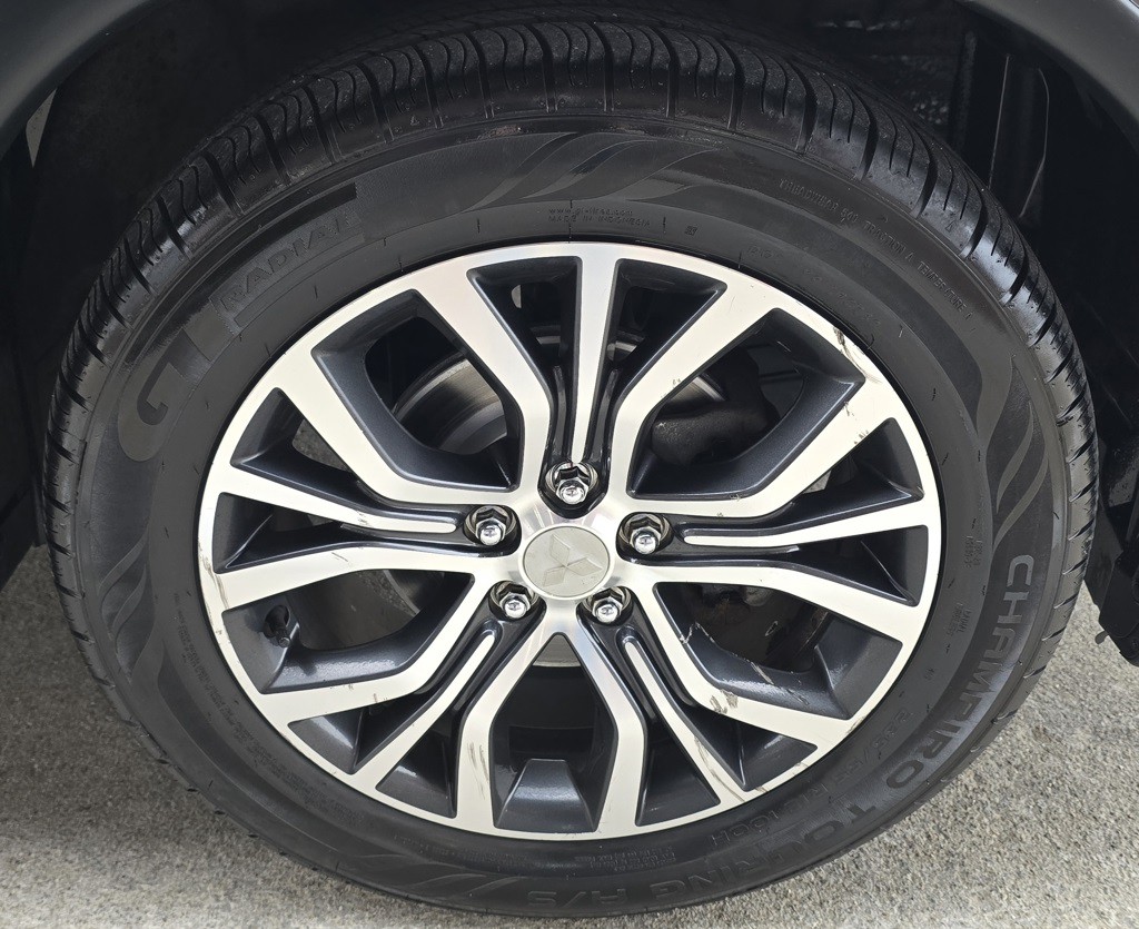 2018 Mitsubishi Outlander Image 15