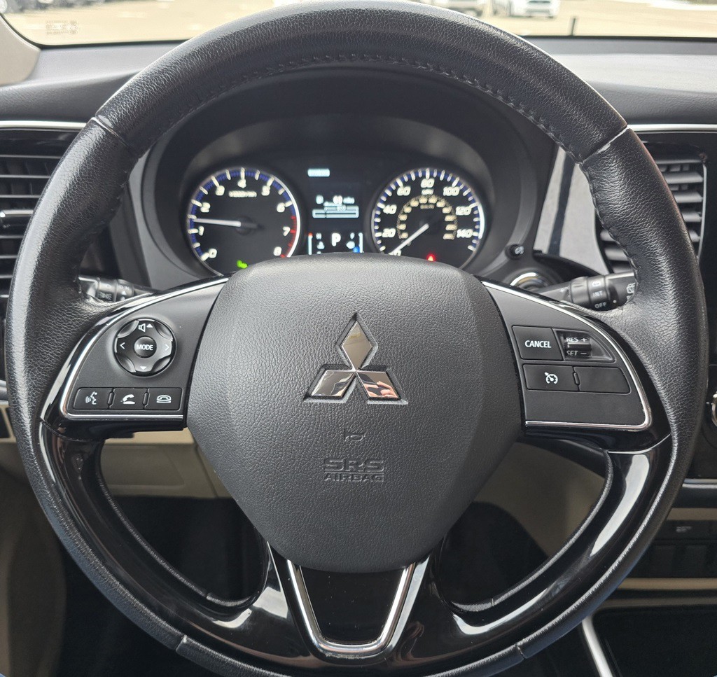 2018 Mitsubishi Outlander Image 23