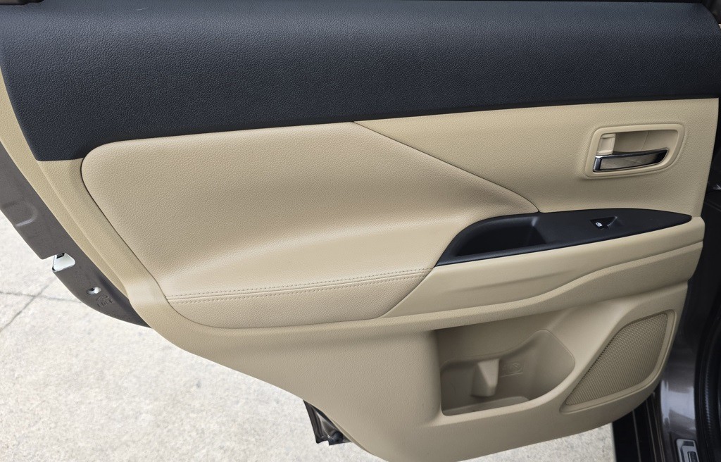 2018 Mitsubishi Outlander Image 31