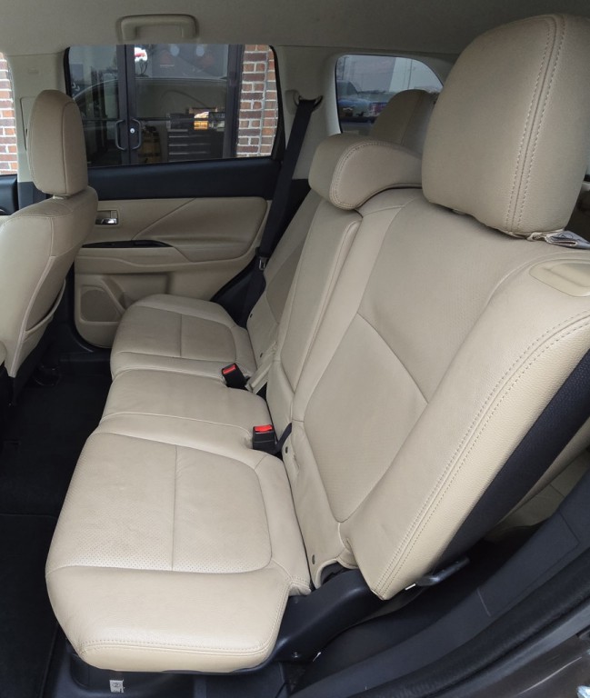 2018 Mitsubishi Outlander Image 32