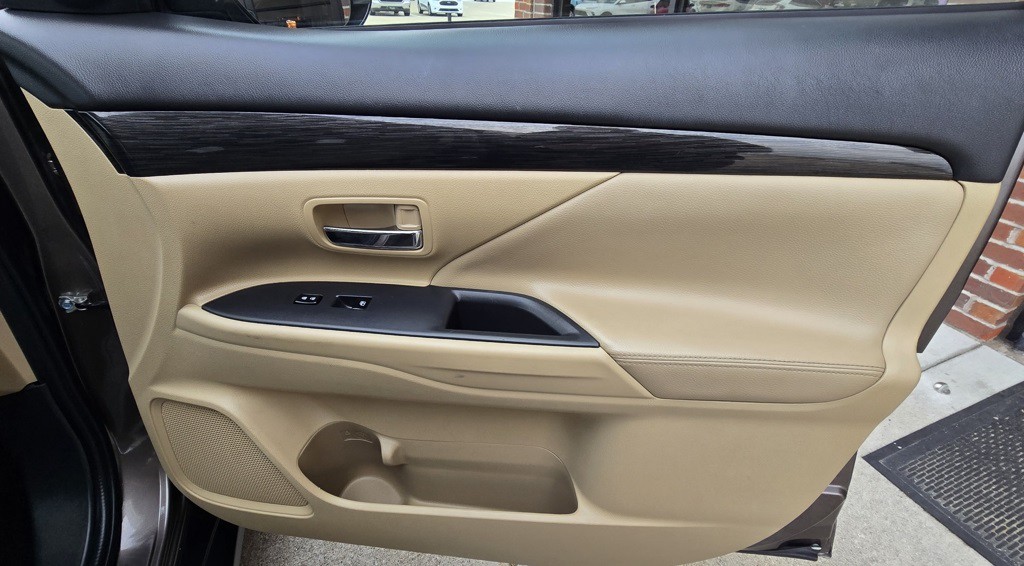 2018 Mitsubishi Outlander Image 35