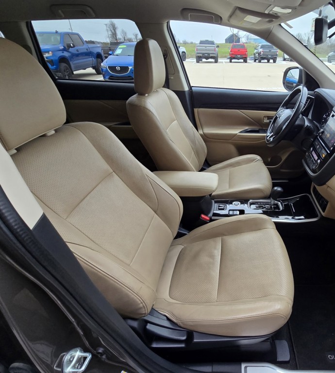 2018 Mitsubishi Outlander Image 36