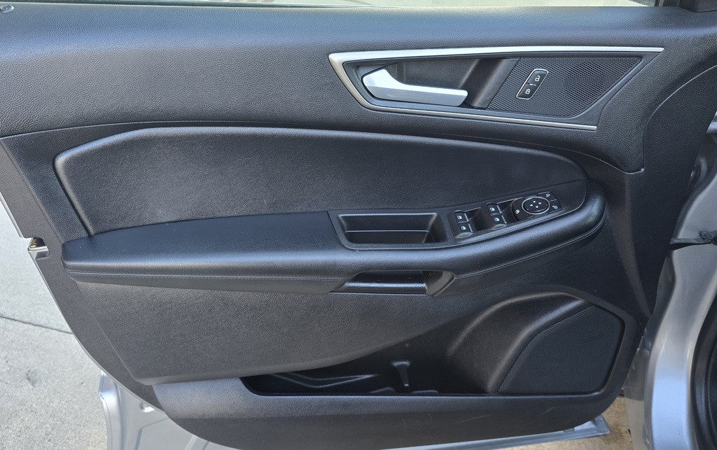 2022 Ford Edge Image 16